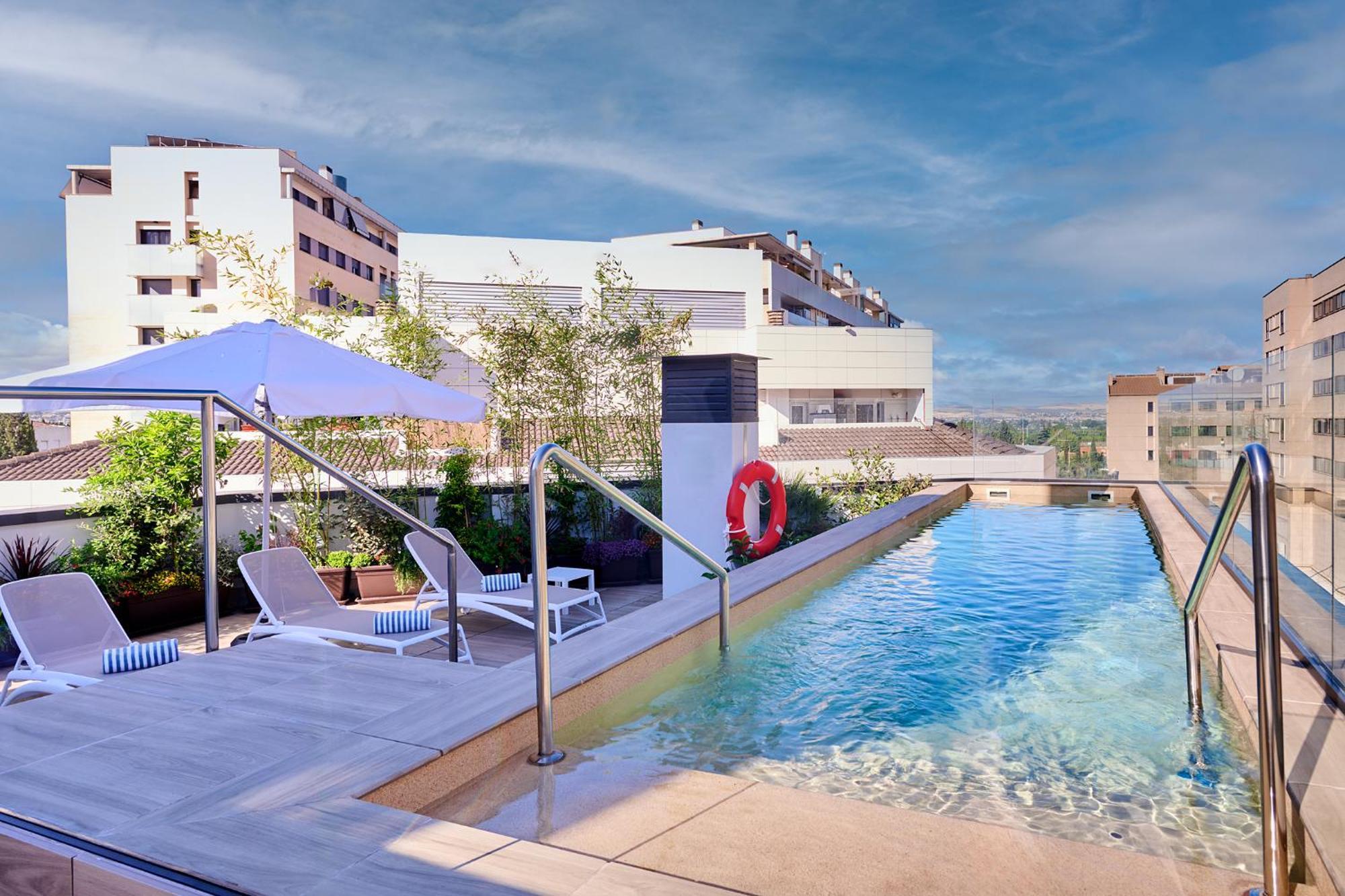 Apartamentos Luna Suites غرناطة المظهر الخارجي الصورة